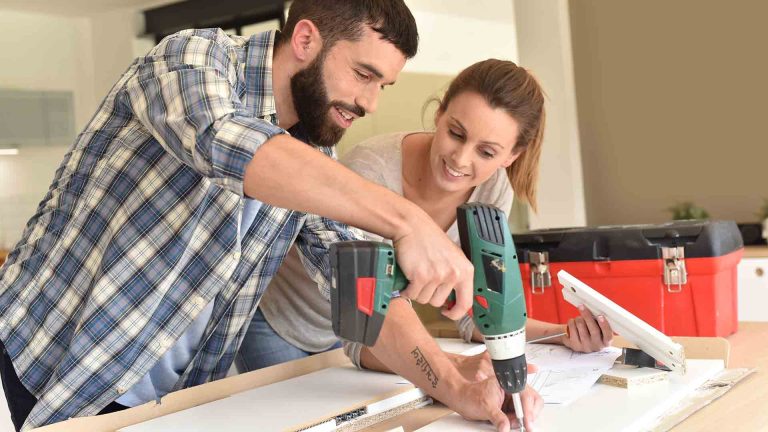Trapano avvitatore: come utilizzarlo per i lavori di casa