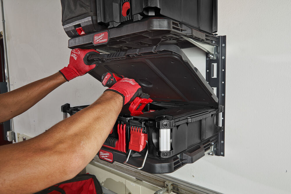 Milwaukee 4932472127 - Scaffalatura mobile per sopensione valigette Packout a parete 