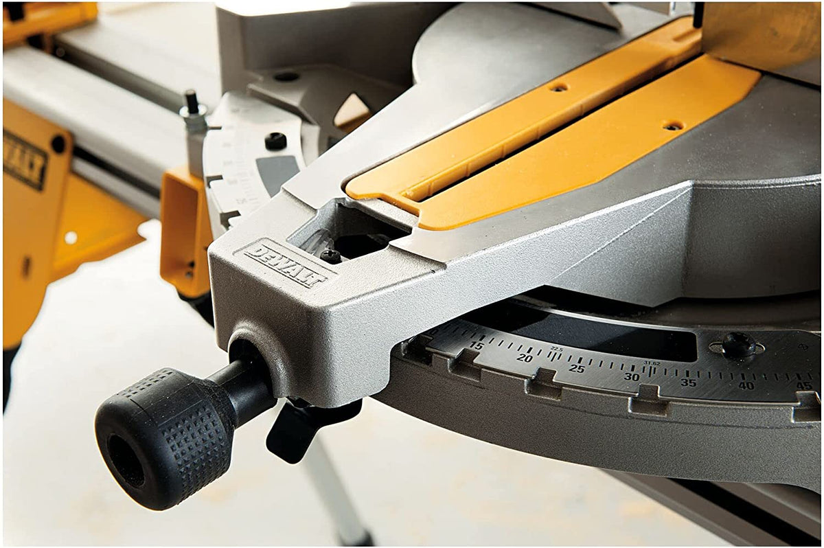 Dewalt D27113-QS -  troncatrice a testa fissa con pianetto, 1600W 305mm, con sistema tracciatura XPS