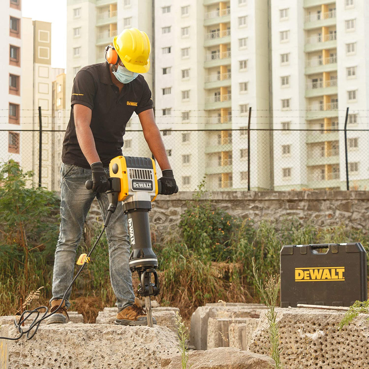 Dewalt D25981K-QS - Demolitore Exa 28mm 31Kg 62J 2100W con AVC