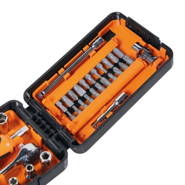 Beta 900/C39N - ​Cassetta attrezzi con 11 chiavi a bussola, 21 inserti e 7 accessori