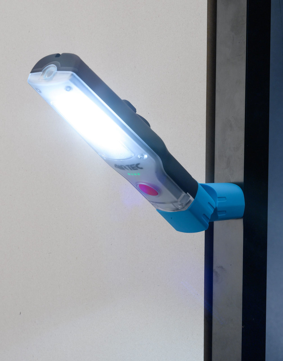 Airtec - Lampada ricaricabile 2000 lumen - Mod. 19407000