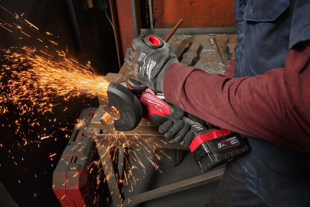 Milwaukee M18 FPP2IT-542X - Set utensili 18V Trapano M18 BLPDRC + Smerigliatrice M18 FSAG125X - 1 x 4Ah + 1 x 5Ah