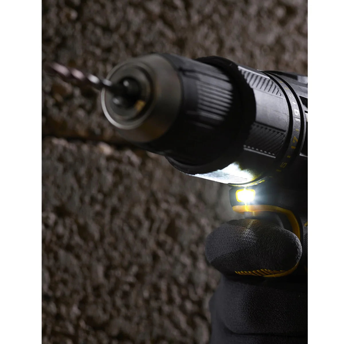 STANLEY FatMax SFMCD711D2K - Trapano a percussione 18V con 2 batterie 2.0Ah