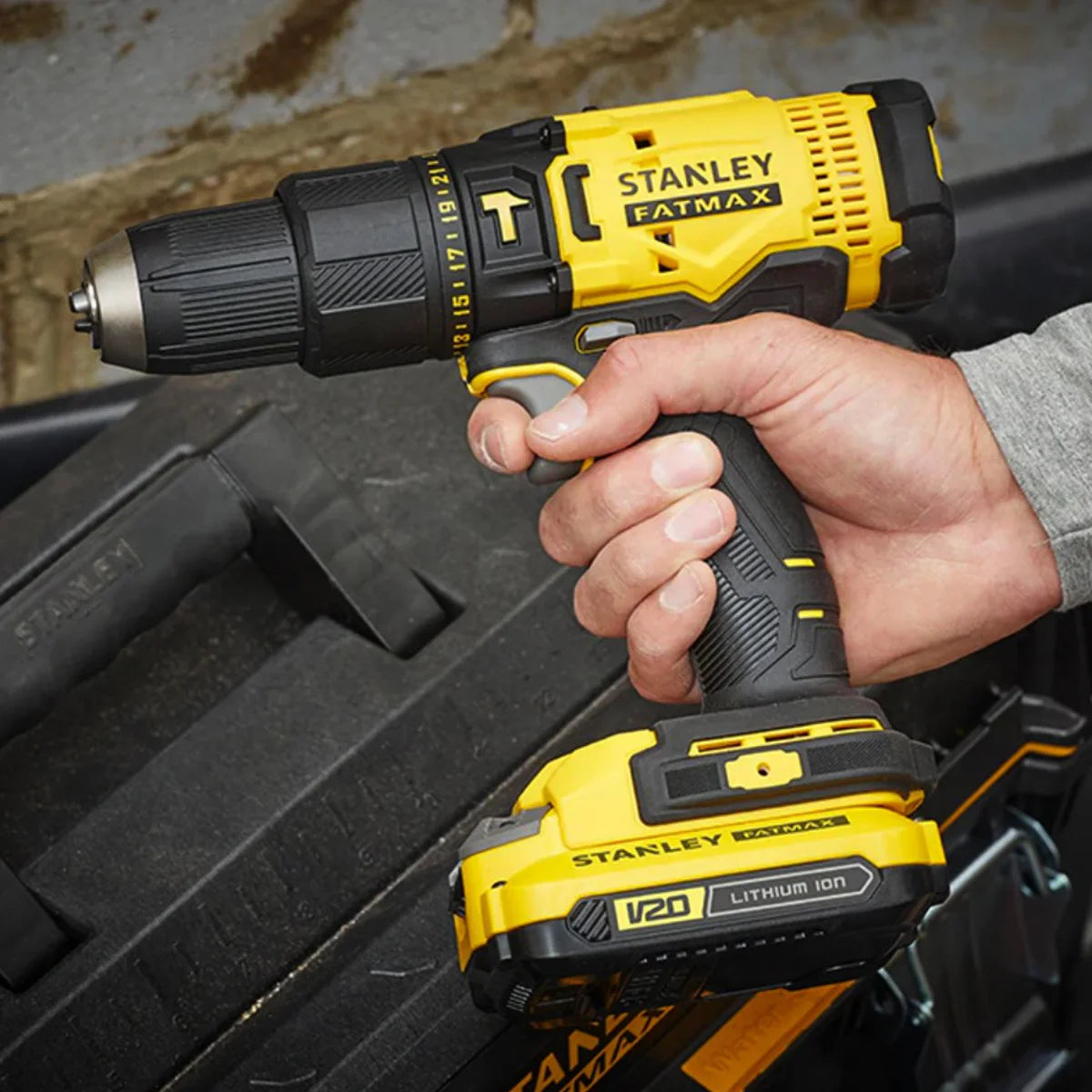 STANLEY FatMax SFMCD711D2K - Trapano a percussione 18V con 2 batterie 2.0Ah