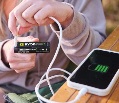 Ryobi RB4L30 N.1 Batteria USB Lithium 3.0Ah e Power Bank