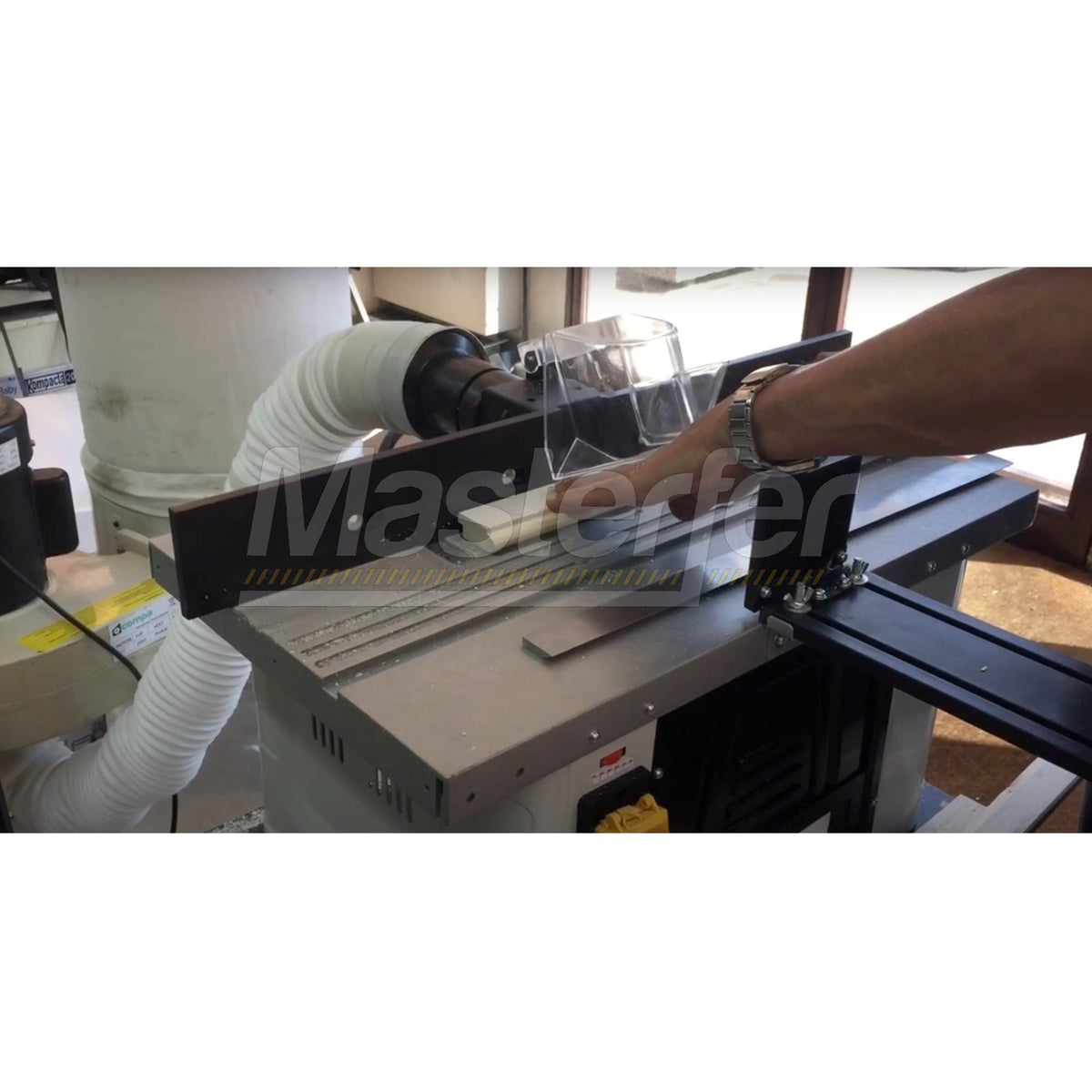 Compa TV40 Kompacta - Fresatrice verticale per legno, 1500W utilizzo