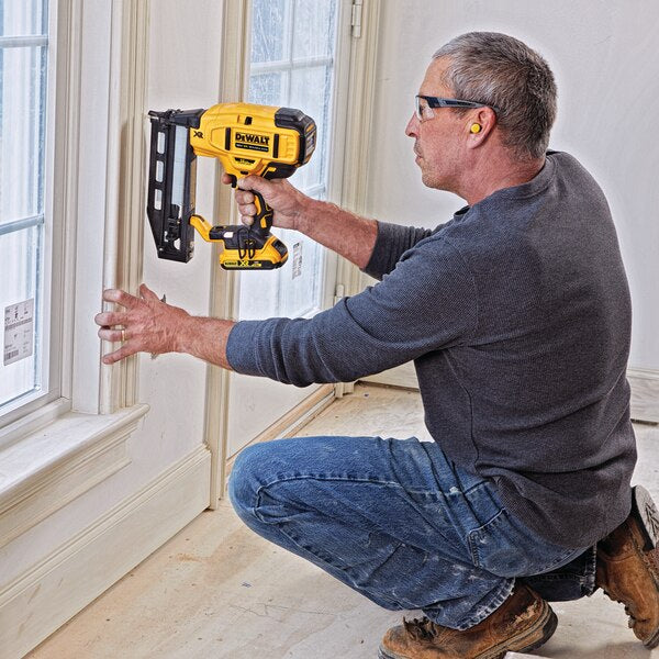 Dewalt DCN662NT-XJ - Groppinatrice a batteria 16 ga, solo corpo