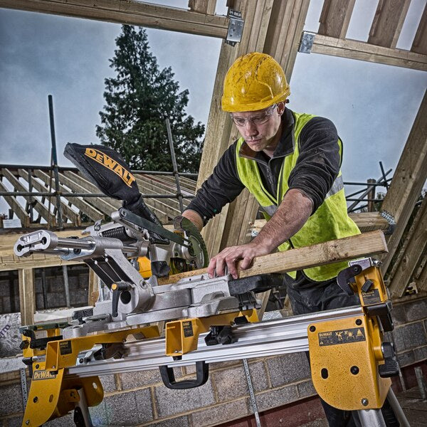 Dewalt DCS365N-XJ - Troncatrice 184mm XR Litio 18V (senza batterie)