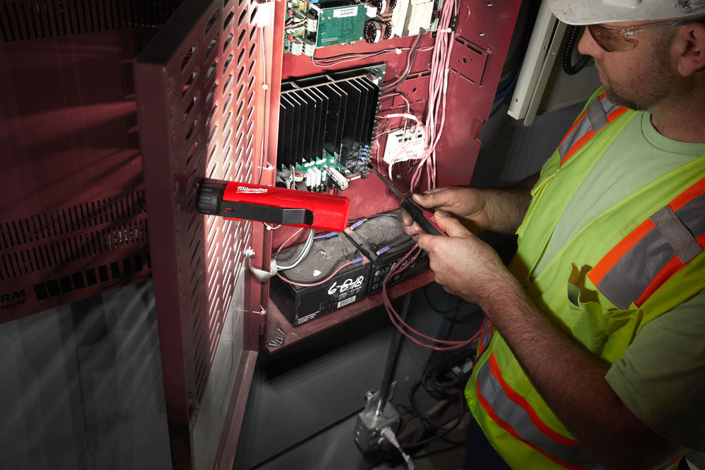 Milwaukee FL-LED - Torcia tascabile a batteria alcalina 