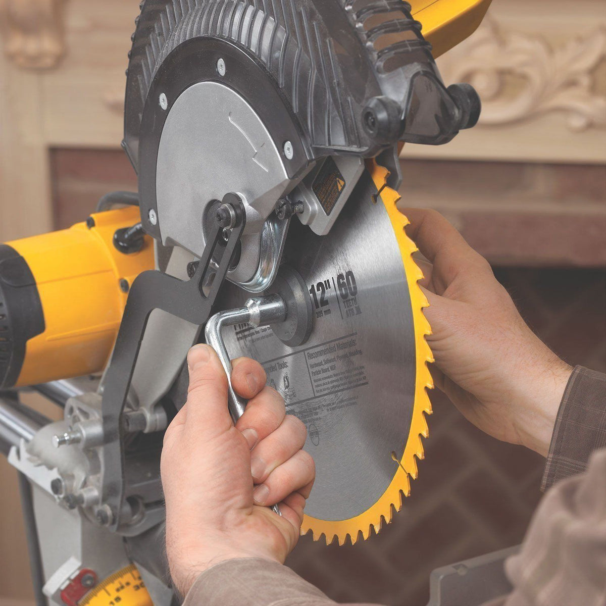 TRONCATRICE RADIALE LEGNO SEGA CIRCOLARE DEWALT DWS780