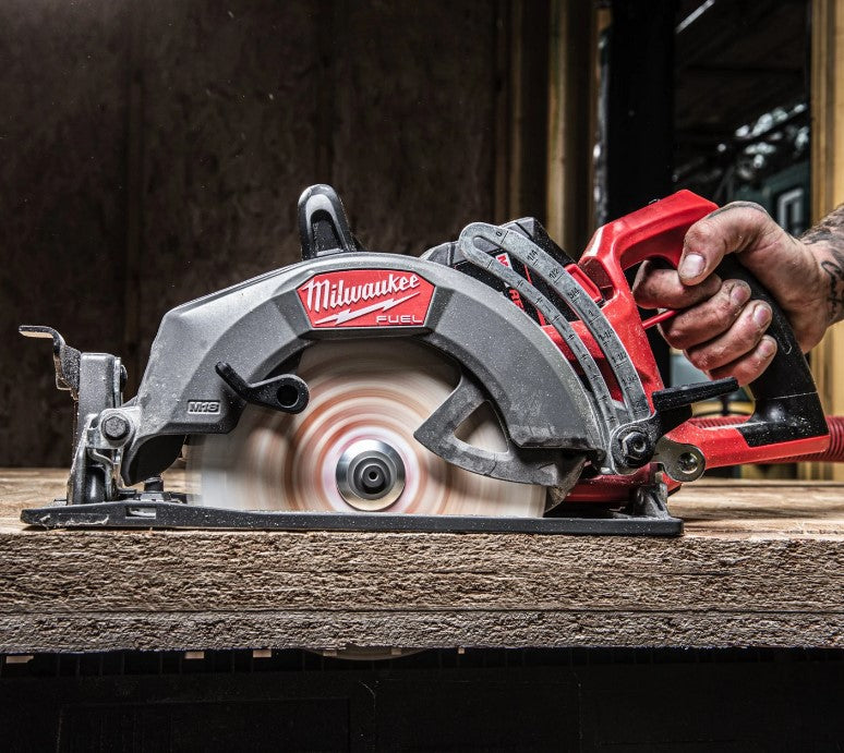 Milwaukee M18 FCSRH662-0 - Sega circolare a batteria con impugnatura posteriore, disco da 190MM