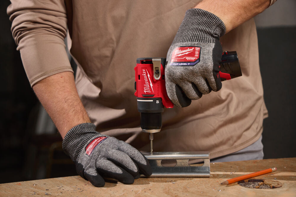Milwaukee M12 BLDDRC-202C - Trapano avvitatore a batteria 12V - 2 batterie da 2Ah 