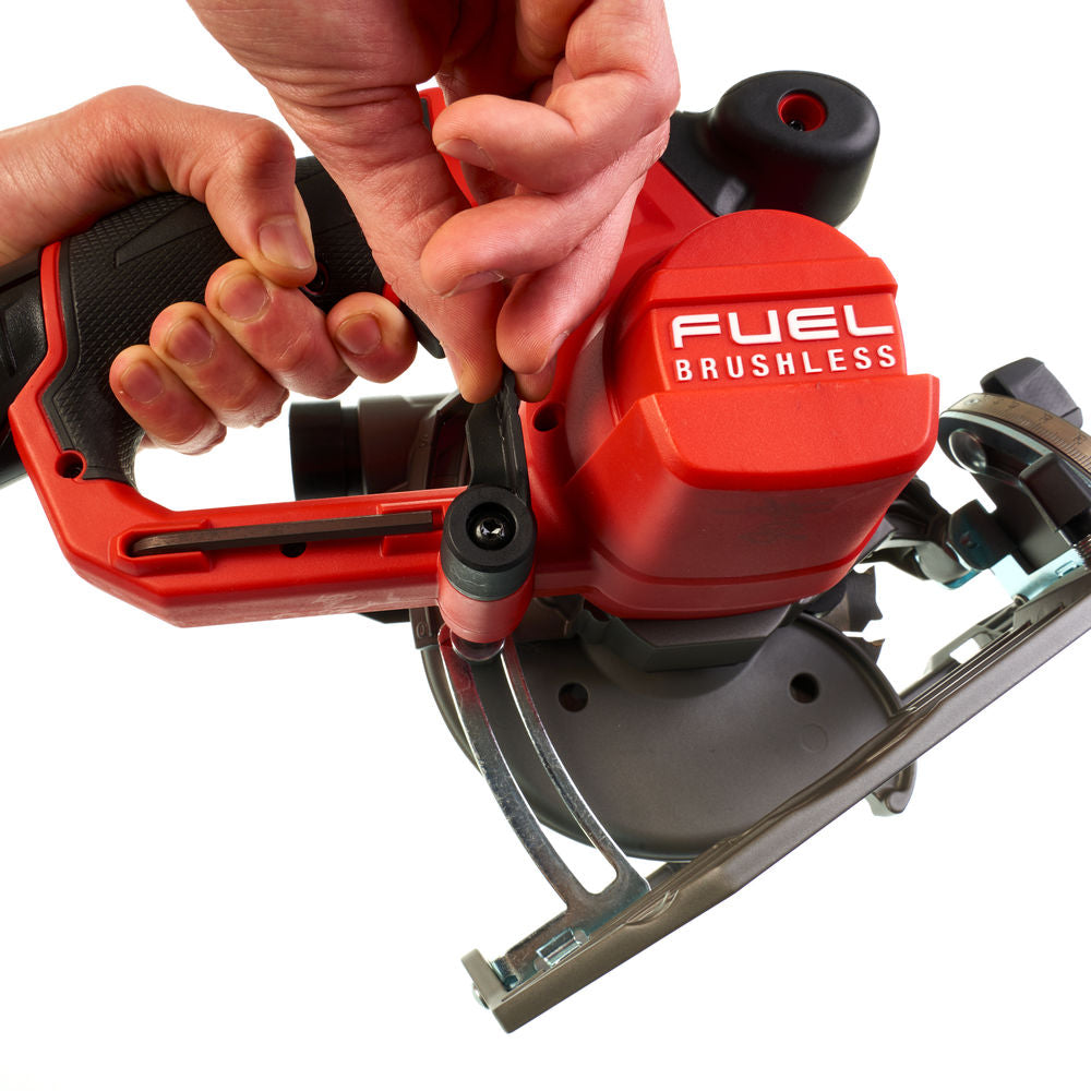 Milwaukee M12 Fuel CCS44-402C - Sega circolare compatta a batteria