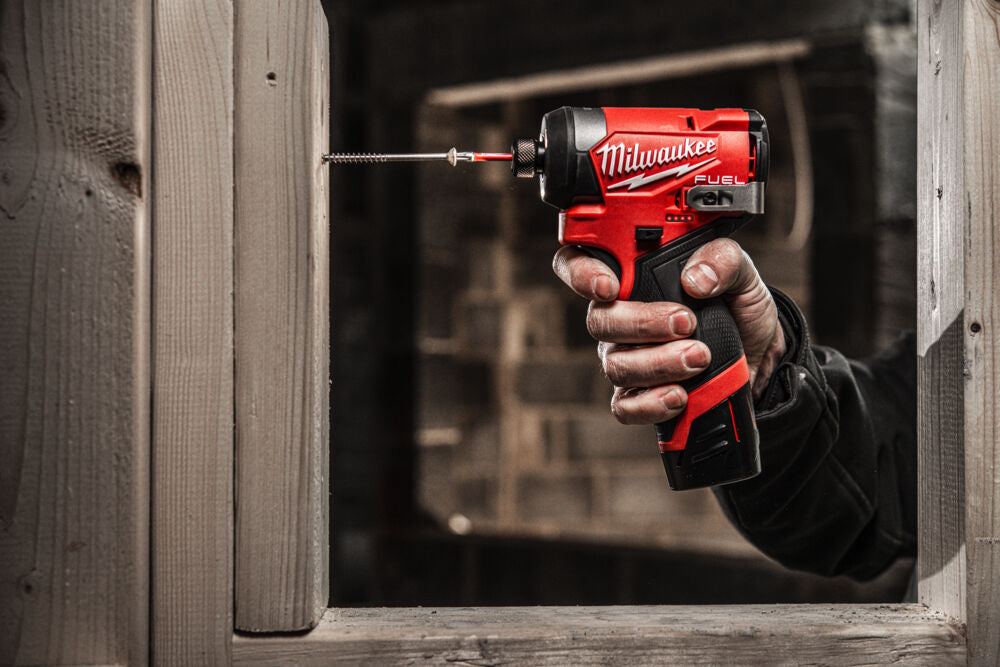 Milwaukee M12 FID2-401X - Avvitatore ad impulsi compatto attacco ¼ HEX Fuel - 1 batteria 4Ah