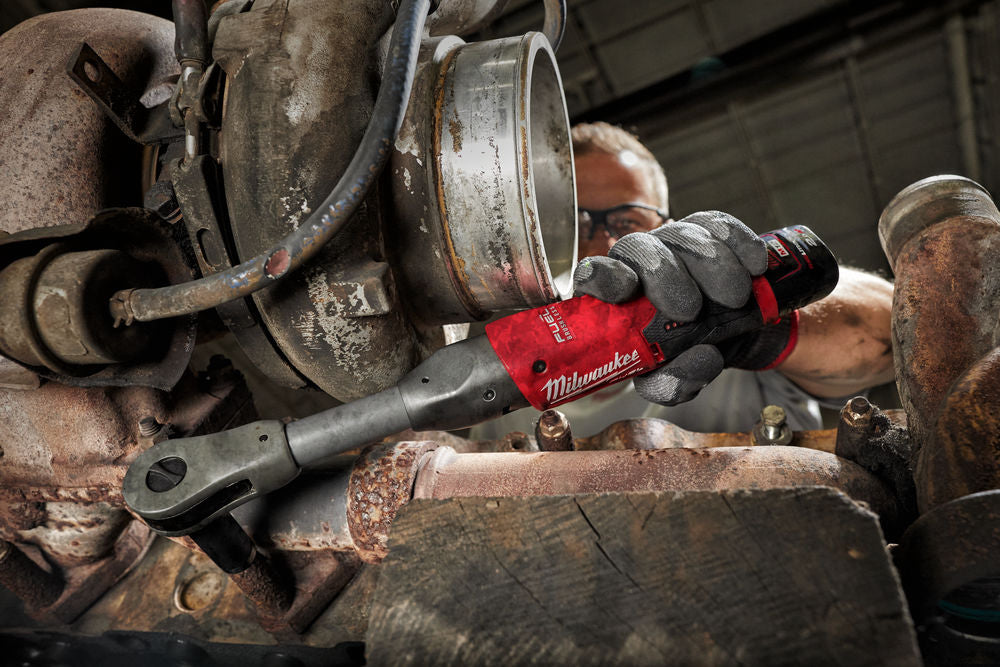 Milwaukee M12 FIR38LR - Cricchetto a batteria a testa lunga Fuel da 3/8", solo corpo