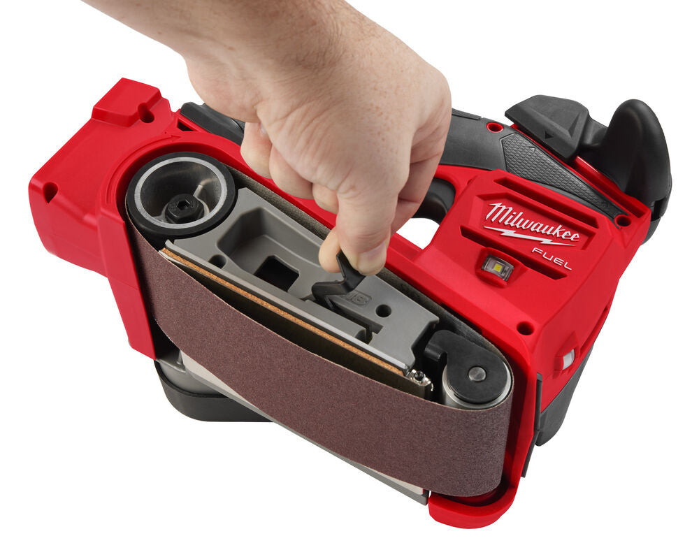 Milwaukee FBTS75-552X - Levigatrice a nastro a batteria 18V FUEL -  nastro 75 MM