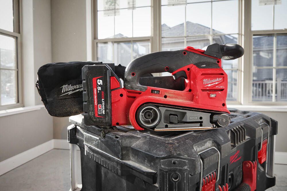 Milwaukee FBTS75-552X - Levigatrice a nastro a batteria 18V FUEL -  nastro 75 MM