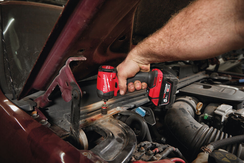 Milwaukee M18 FID3-502X - Avvitatore a impulsi a batteria FUEL con attacco da 1/4" - 2 batteria da 5Ah