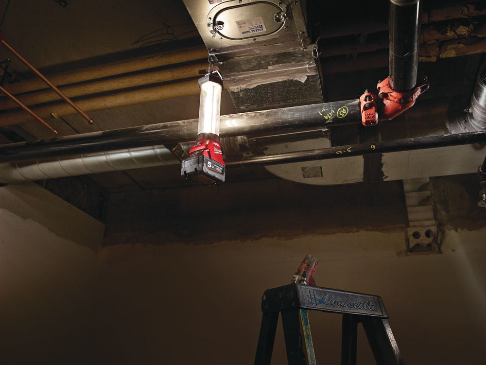 Milwaukee M18 LL-0 -  Lanterna a batteria Li-ion 18V, solo corpo 