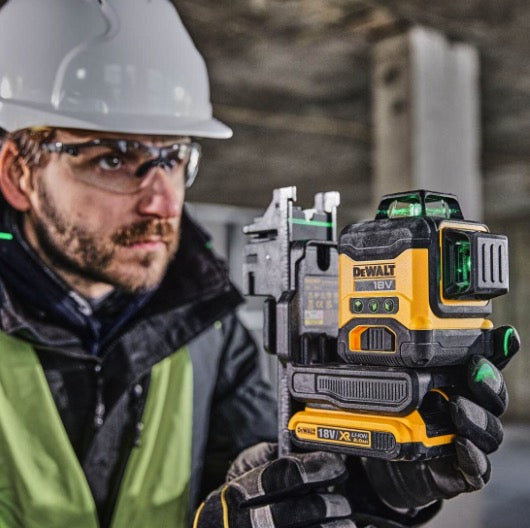 Dewalt DCK2095D2T-QW - Kit trapano DCD805 + Livella tracciatore laser verde DCLE34031