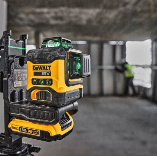 Dewalt DCK2095D2T-QW - Kit trapano DCD805 + Livella tracciatore laser verde DCLE34031