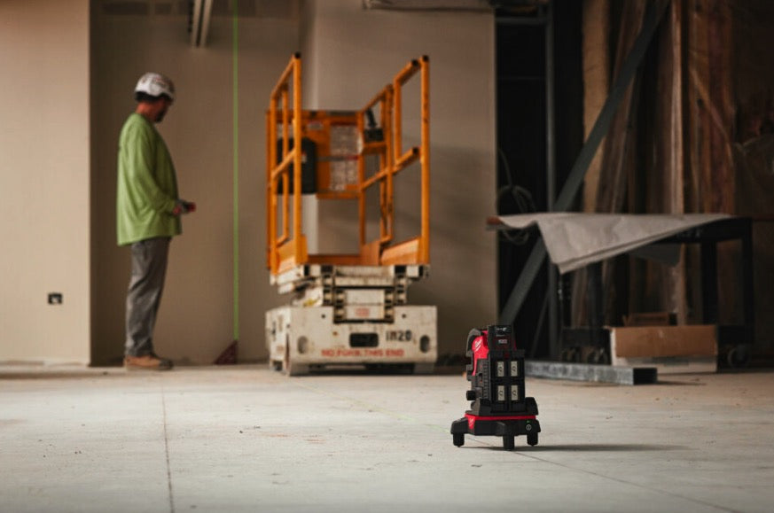 Milwaukee WLB-C - Piattaforma di allineamento con telecomando per livelle laser 