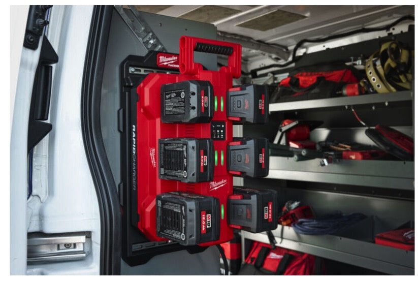 Milwaukee M18 MPC6 - Caricabatterie Packout con 6 postazioni M18 per veicoli 