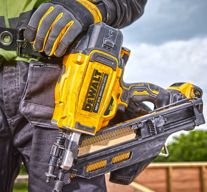 Dewalt DCN930N-XJ - Chiodatrice a batteria 18V per chiodi con testa a D - 2 velocità - solo corpo 