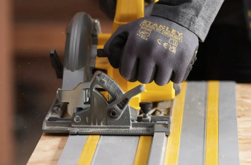 Stanley SFMCS551M1T-QW - Sega circolare a batteria 18V disco da 190 mm, 1x batteria 4,0 Ah in valigetta 