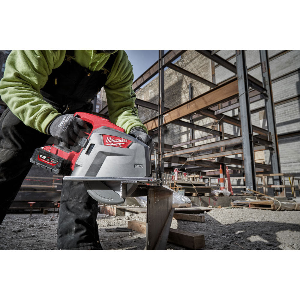 Milwaukee M18 FMCS66-121C Fuel - Sega circolare a batteria per metalli 66mm TAGLIO FERRO